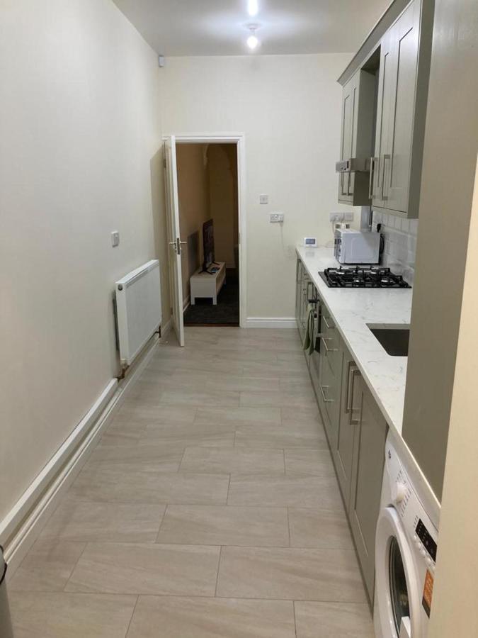Homely 3-Bed House In Bham 15 Min From City Centre Бирмингем Экстерьер фото